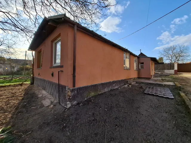 Eladó ház Mende, Jókai utca 67 nm