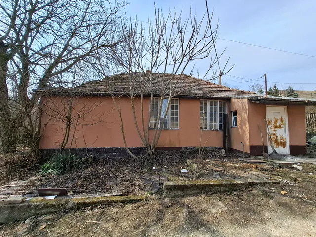 Eladó telek Mende, Jókai utca 510 nm