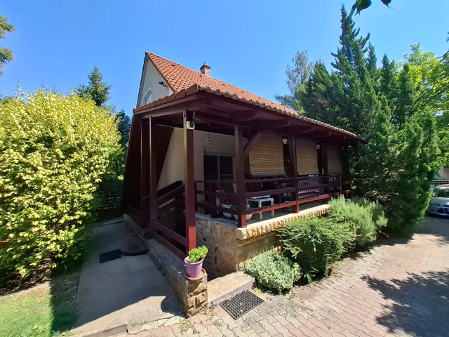 Eladó ház Mende, Pusztaszentistván 110 nm