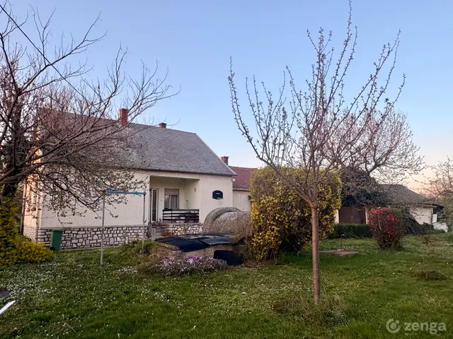 Eladó ház Nyirád 140 nm