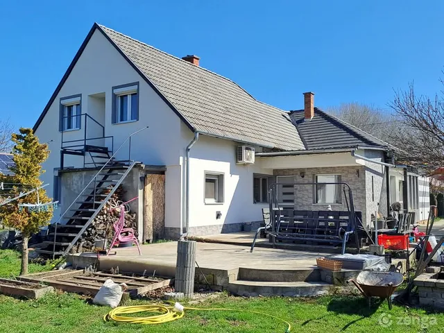 Eladó ház Velence, Újtelep 140 nm