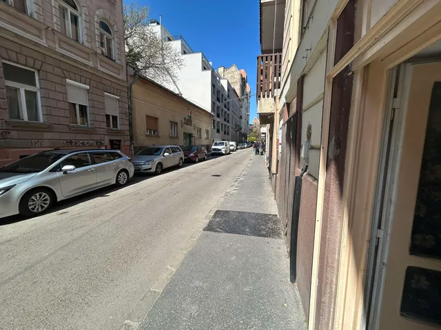 Kiadó kereskedelmi és ipari ingatlan Budapest VIII. kerület, Corvin negyed 89 nm