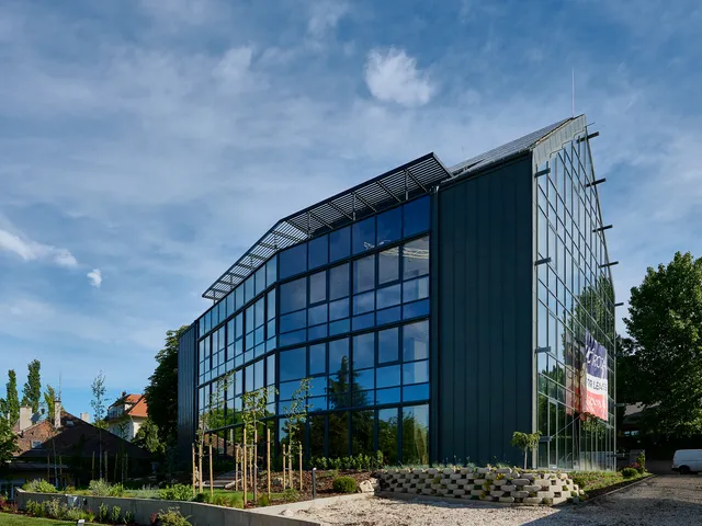 Kiadó kereskedelmi és ipari ingatlan Budapest I. kerület, Naphegy 132 nm