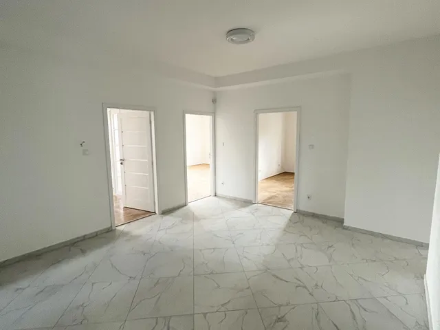 Kiadó lakás Budapest XII. kerület, Orbánhegy 210 nm