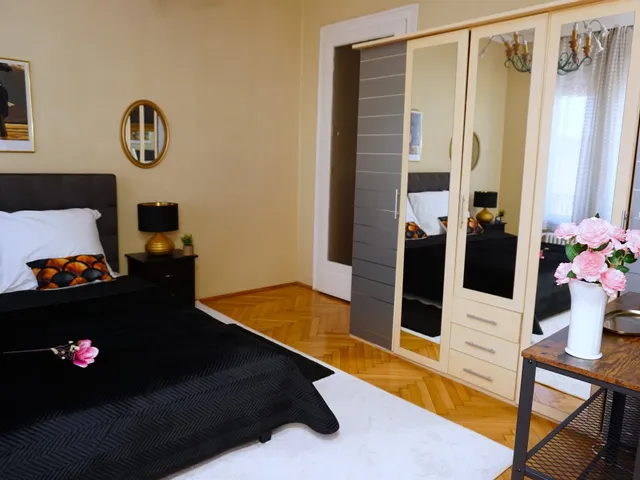 Kiadó lakás Budapest VI. kerület, Nagykörúton belüli terület 81 nm