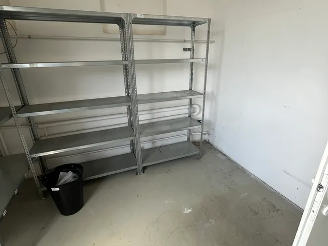 Kiadó kereskedelmi és ipari ingatlan Budapest IV. kerület, Újpest 400 nm