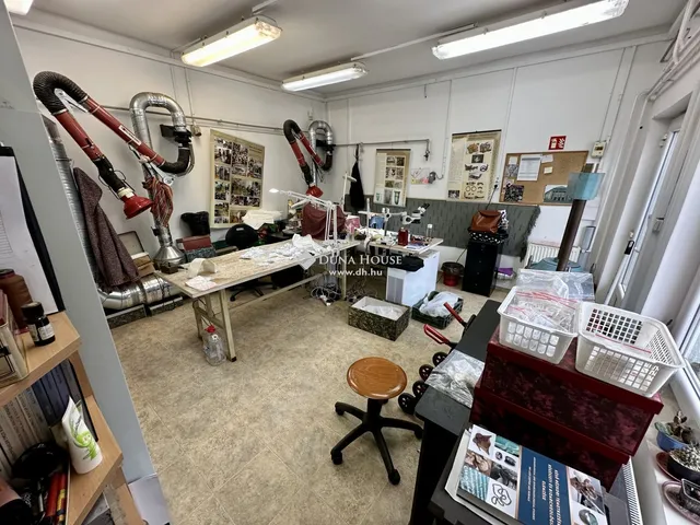 Eladó kereskedelmi és ipari ingatlan Nyíregyháza, Malomkert 347 nm