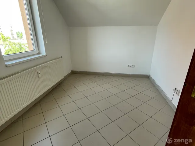 Kiadó kereskedelmi és ipari ingatlan Budapest III. kerület, Kaszásdűlő 100 nm