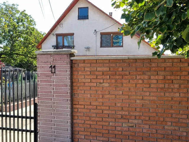 Eladó ház Érd 300 nm