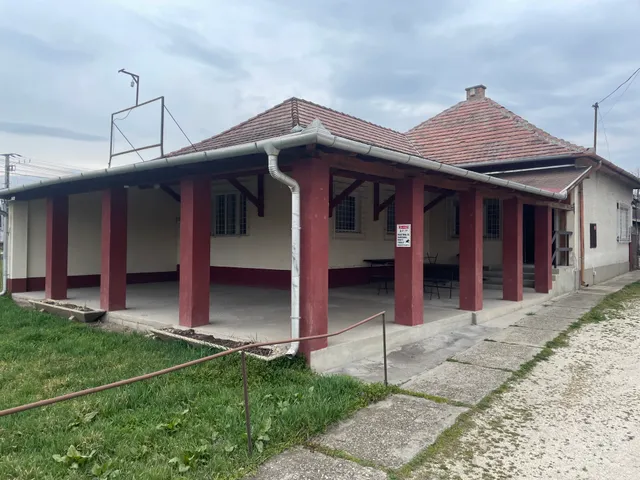 Eladó ház Ráckeresztúr 250 nm