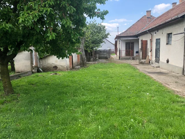 Eladó ház Ráckeresztúr 250 nm