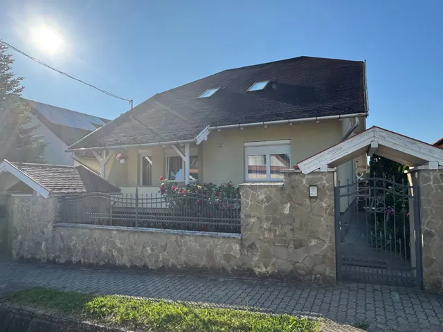 Eladó ház Százhalombatta 176 nm