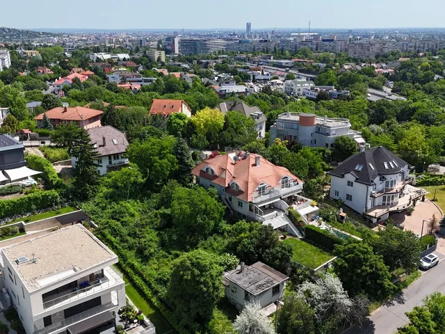 Eladó lakás Budapest XI. kerület, Hosszúrét 229 nm