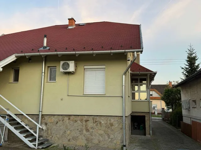 Eladó ház Százhalombatta 176 nm