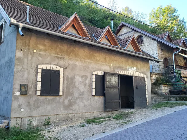 Eladó kereskedelmi és ipari ingatlan Érd, Ófalu 150 nm