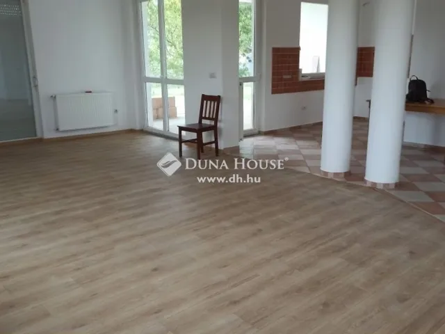 Eladó ház Herceghalom 140 nm