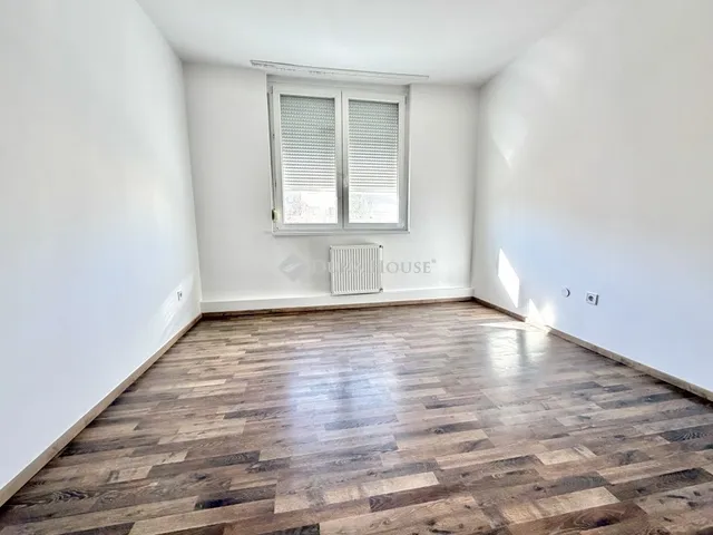 Eladó lakás Tököl 54 nm