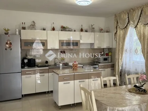 Eladó ház Ercsi 160 nm