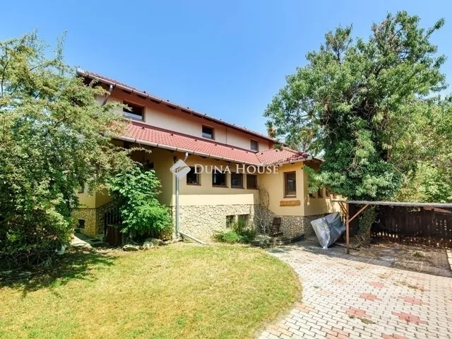 Eladó ház Érd 200 nm