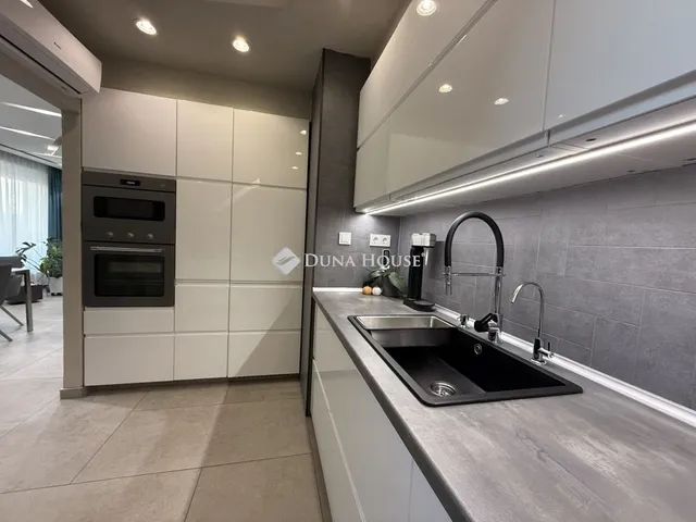 Eladó lakás Érd 150 nm