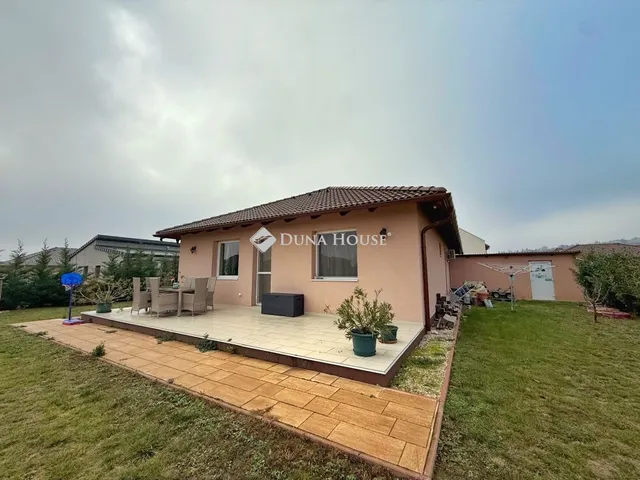 Eladó ház Velence 205 nm