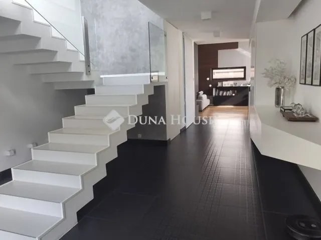 Eladó ház Dunaharaszti 308 nm