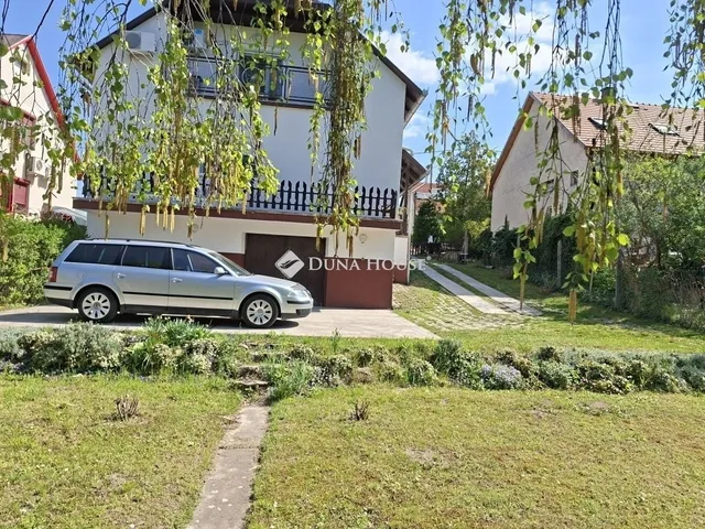 Eladó ház Sóskút 180 nm