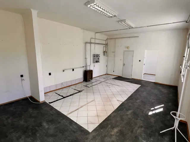 Eladó kereskedelmi és ipari ingatlan Budapest X. kerület 49 nm