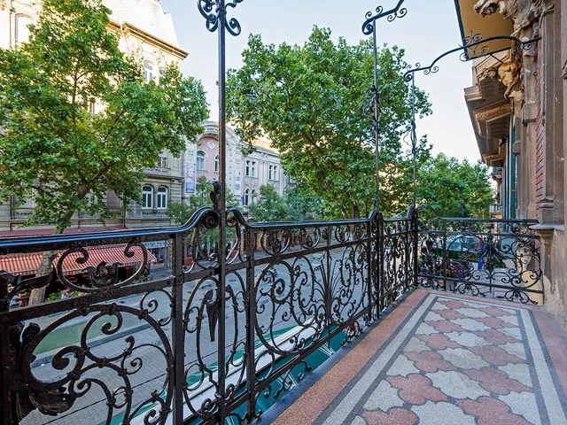 Kiadó lakás Budapest VI. kerület, Nagykörúton belüli terület, Nagymező utca 111 nm