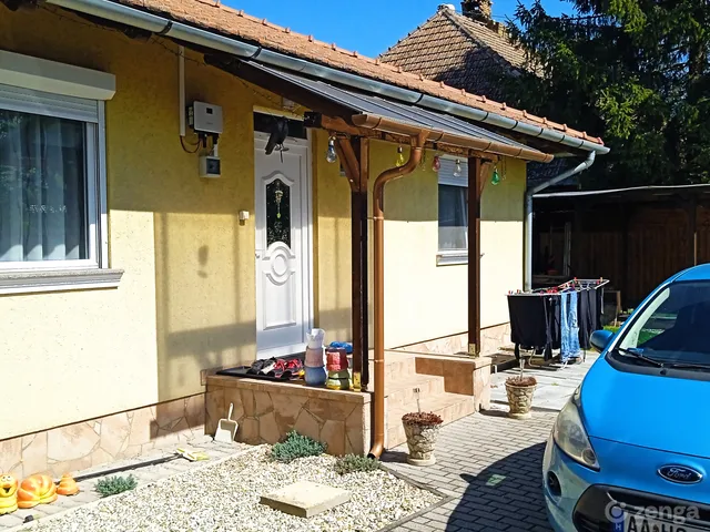 Eladó ház Pápa, Kéttornyúlak 83 nm