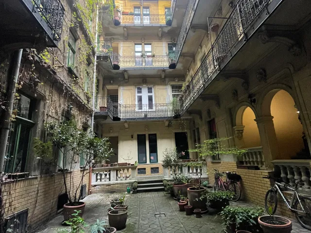 Eladó lakás Budapest VI. kerület, Nagykörúton belüli terület 95 nm