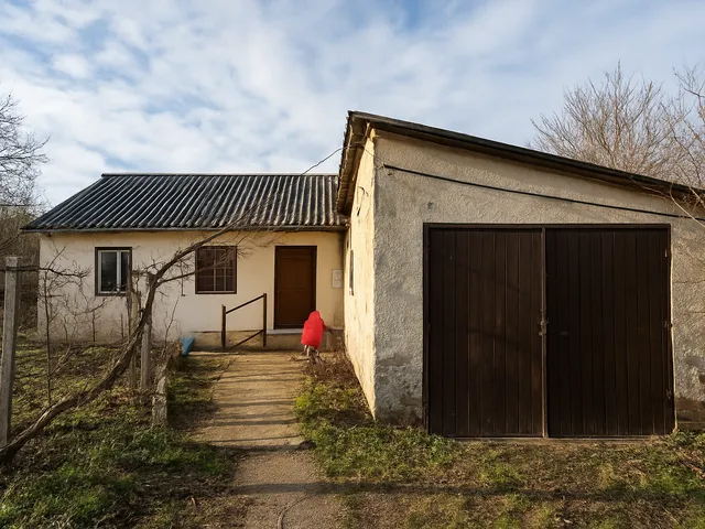 Eladó ház Leányfalu 185 nm