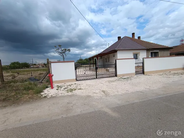 Eladó ház Örkény 52 nm