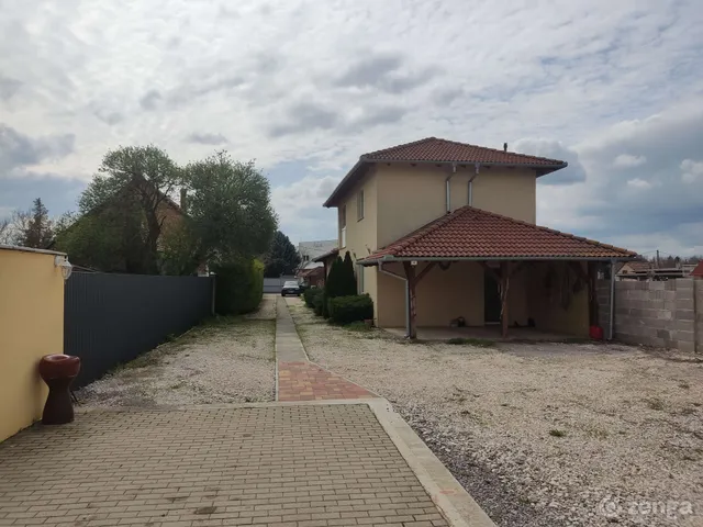 Eladó ház Pécs, Nagyárpád, Kemény Zsigmond utca 117/A 142 nm