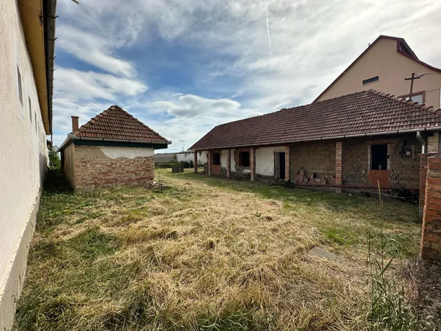 Eladó ház Gyöngyöshalász, Fő utca 80 nm