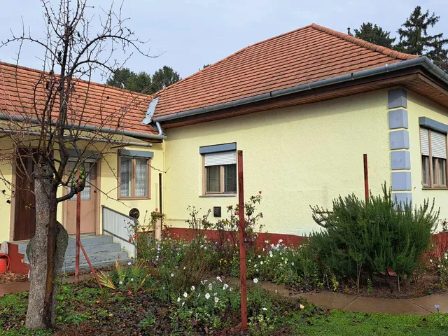 Eladó ház Kartal, Bartók Béla út 17. 75 nm