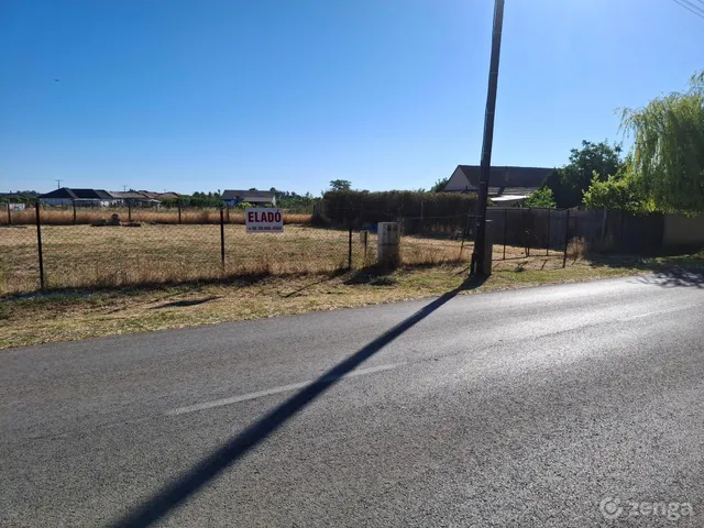 Eladó telek Röszke, Fő utca 221/A 900 nm