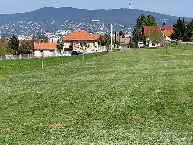 Eladó telek Pécs 4300 nm