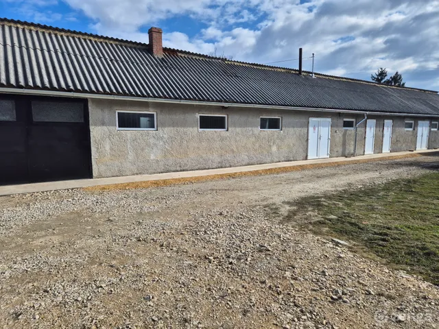 Eladó kereskedelmi és ipari ingatlan Celldömölk, Pityervár 214 nm