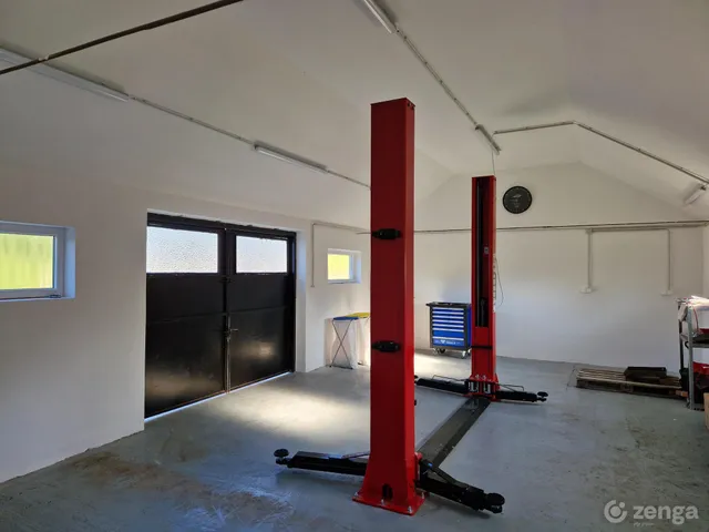 Eladó kereskedelmi és ipari ingatlan Celldömölk, Pityervár 214 nm