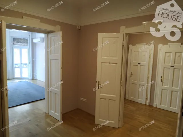 Eladó lakás Budapest II. kerület 96 nm
