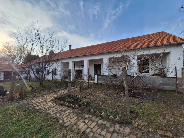 Eladó ház Makó, Martinovics 150 nm