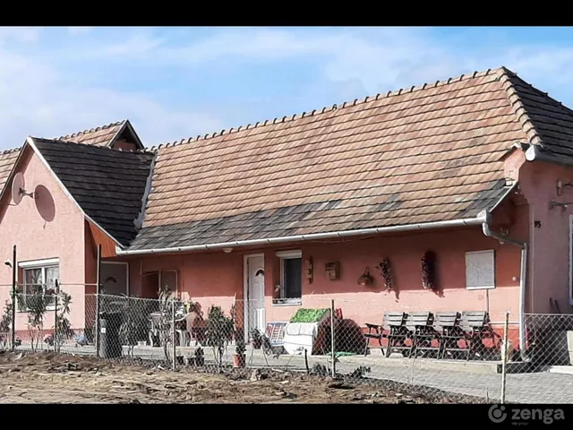 Eladó ház Naszály 110 nm