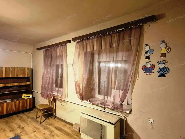 Eladó ház Újszász 67 nm