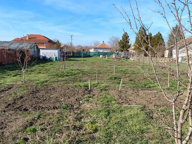 Eladó telek Tiszavárkony 1134 nm