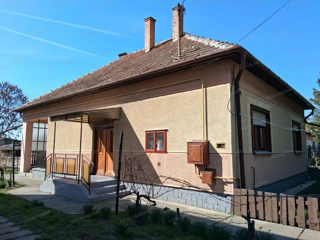 Eladó ház Tiszaföldvár 84 nm