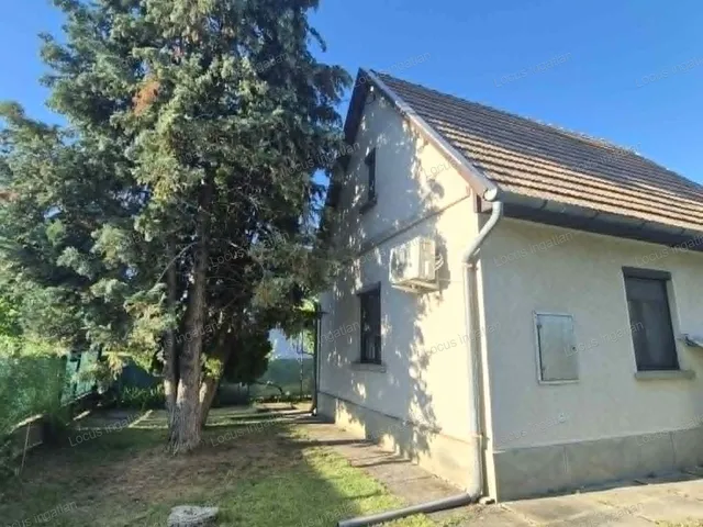 Eladó ház Szolnok, Alcsisziget 35 nm