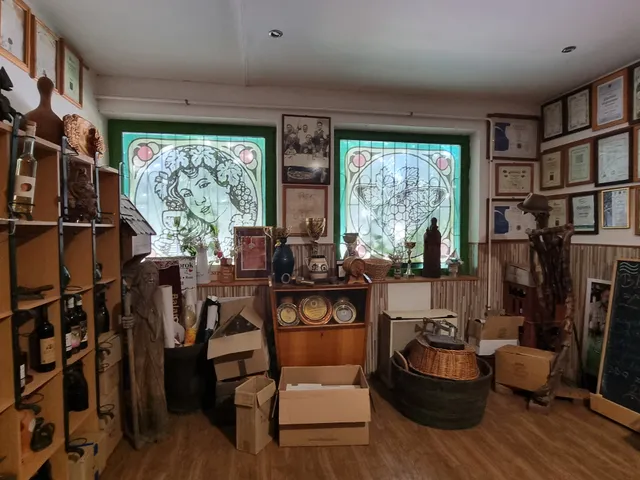 Eladó kereskedelmi és ipari ingatlan Keszthely, Kertváros 500 nm