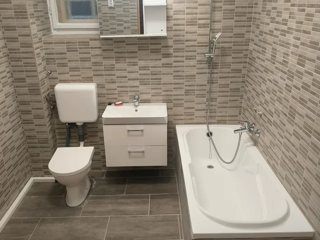 Kiadó lakás Budapest VI. kerület, Nagykörúton belüli terület 54 nm