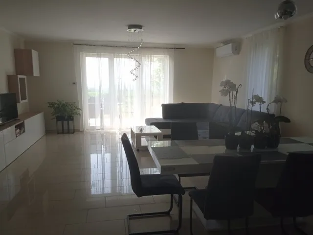 Kiadó ház Budapest XVII. kerület, Rákoskert 155 nm